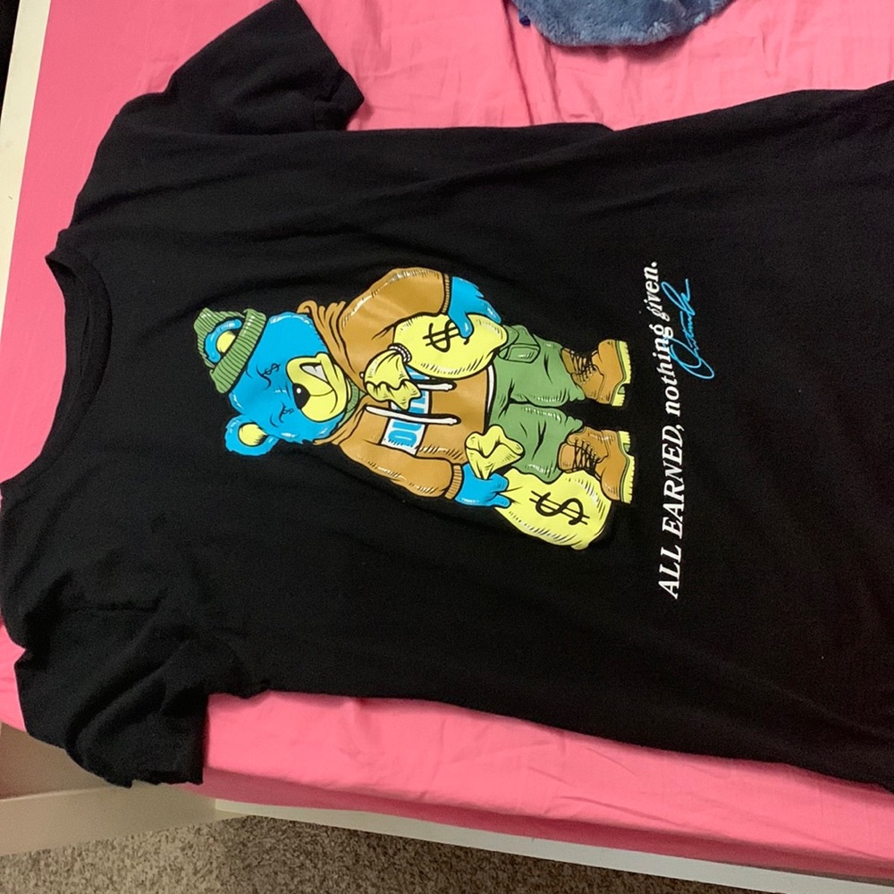 Size S outrank street wear tee shirt